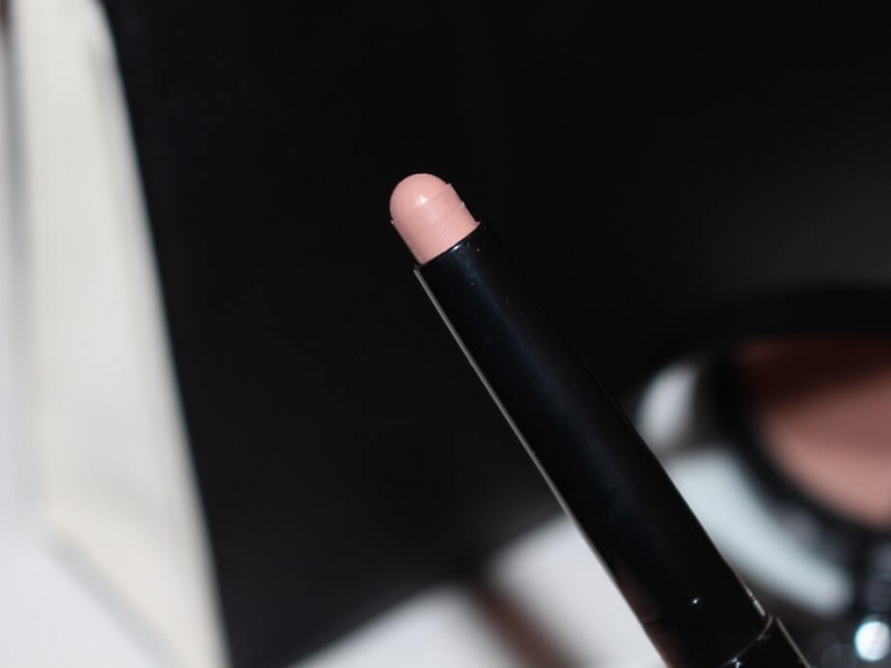 bobbi-brown-sun-kissed-nude-eyeshadow97DC6656-9EE0-702C-1338-E71275A595EC.jpg