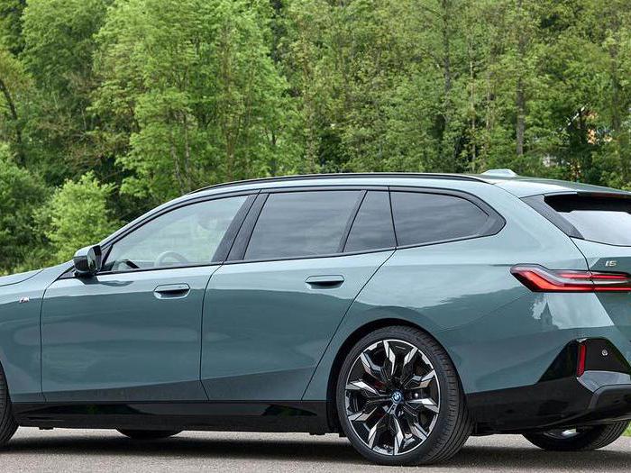 BMW i5 Touring