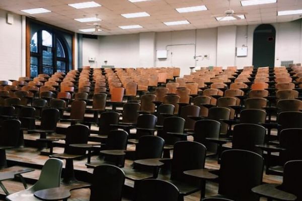 classroom-4A96B6A16-32F8-7230-8DBF-175E82FBF855.jpg