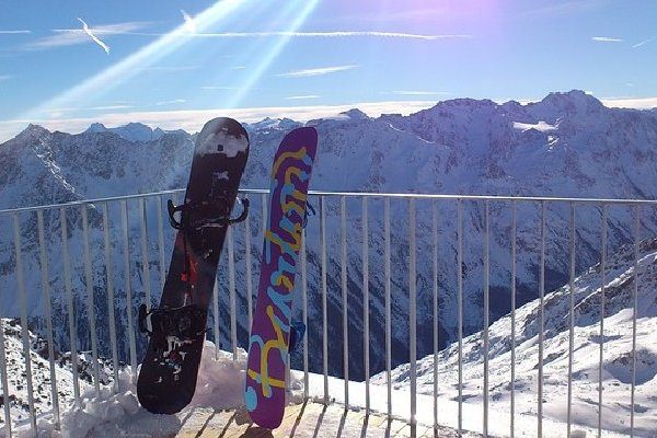 snowboards-227543_640